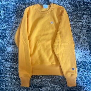 Men’s Yellow Reverse Weave Champion Crewneck
